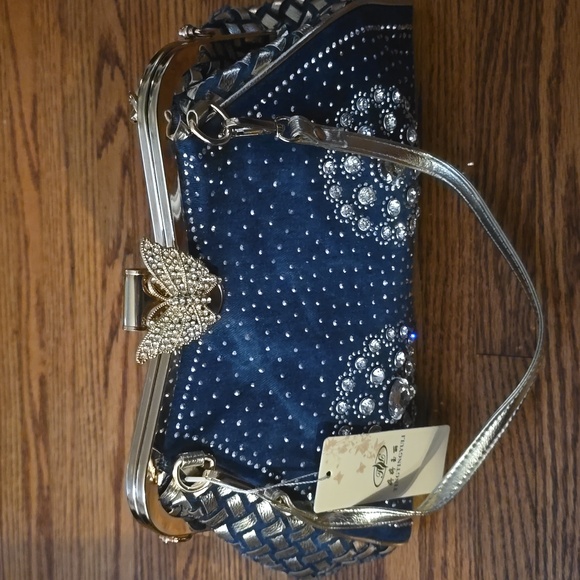Luxerious Rhinestone purse - Picture 2 of 9